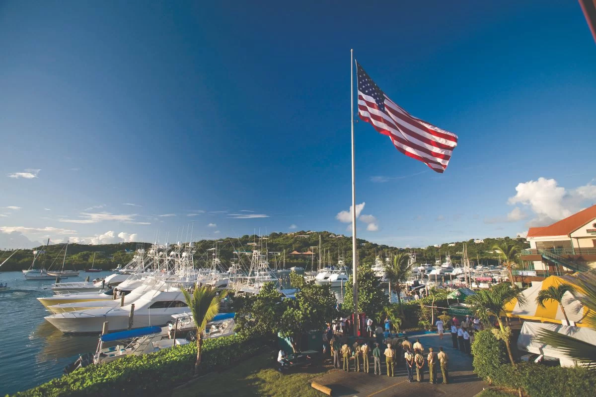 01-American Yacht Harbor-St Thomas Marina -Ceremonia de la bandera