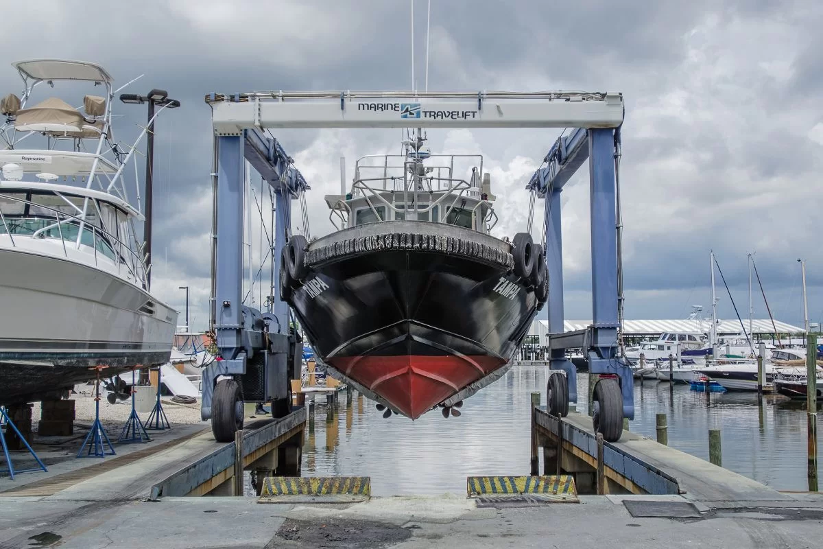 Maximo marina st petersburg marina boatyard manutenzione delle imbarcazioni riparazione delle imbarcazioni