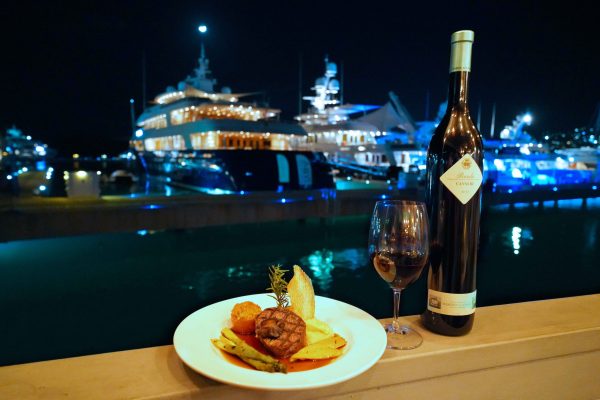 2021-Caribbean-Charter-Yacht-Show---Cena del Capitano