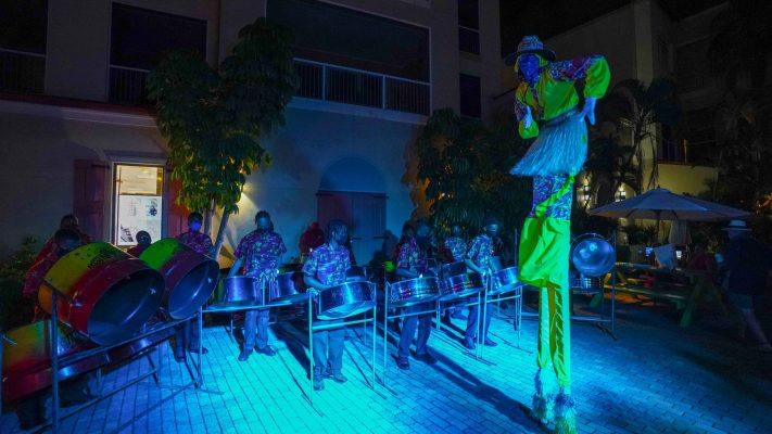 2021-Espectáculo de alquiler de yates en el Caribe--Bailarinas