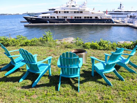 Fore Points Marina - Chairs in sitting area