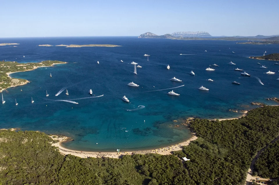 L'ormeggio di Cala di Volpe in Sardegna è il massimo dell'isolamento per i superyacht